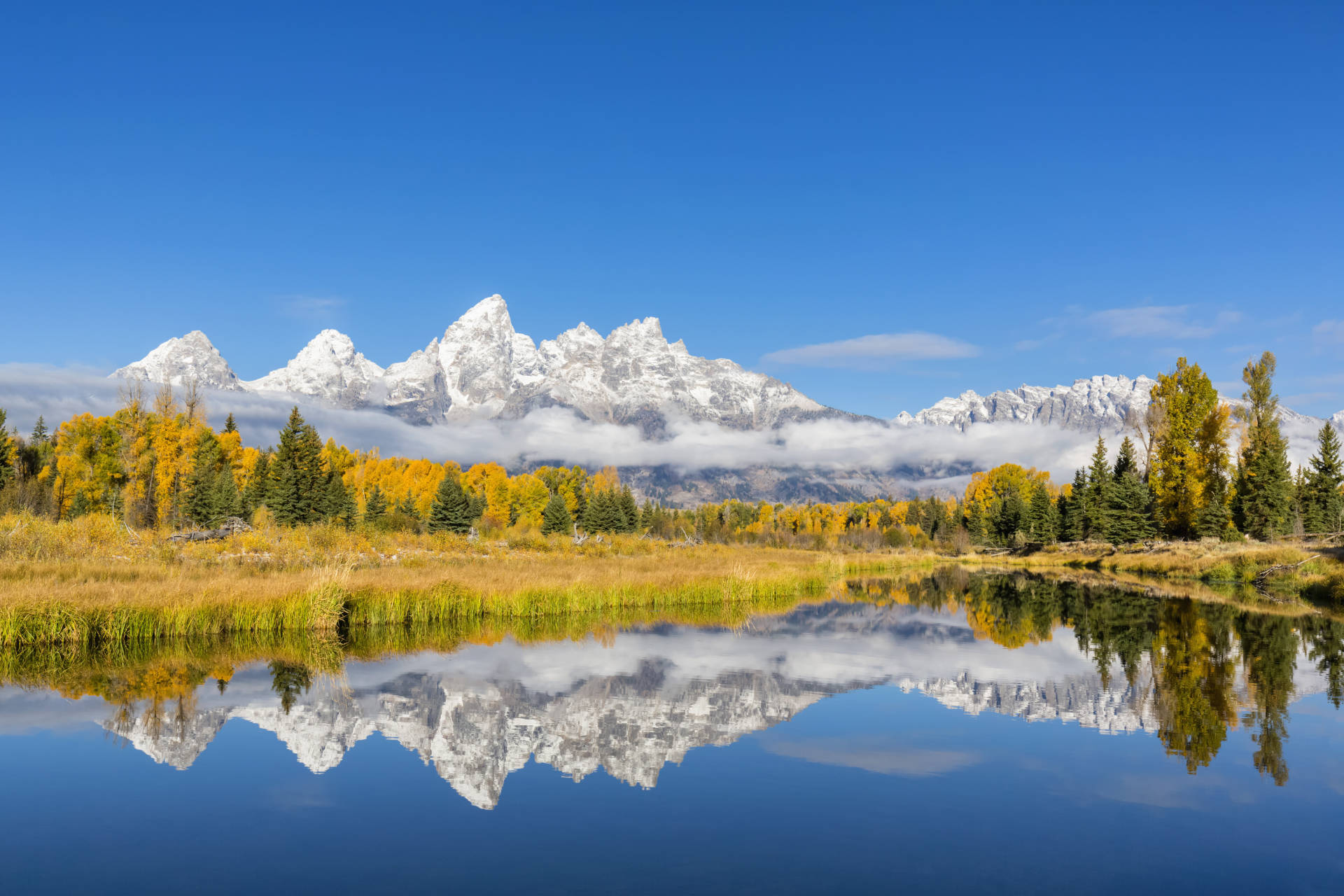 USA, Wyoming, Grand Teton National Park, view to Teton Range with Snake River in the foreground